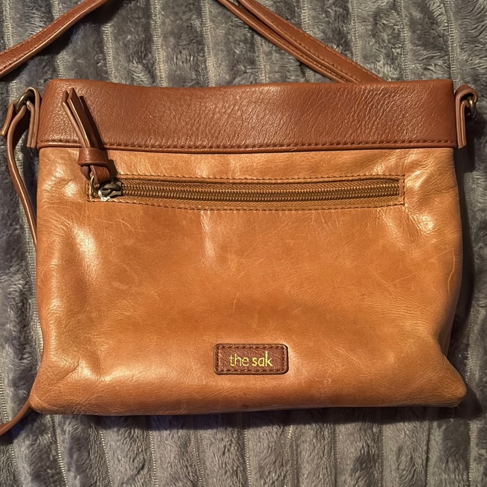 The Sak Brown Leather Crossbody Bag with Sophisticated Finish